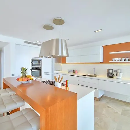 Вилла Sleeps 10 With Pool Air Con And Wifi Калкан