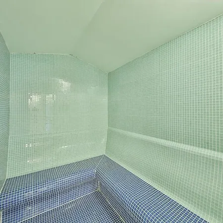 Вилла Sleeps 10 With Pool Air Con And Wifi *